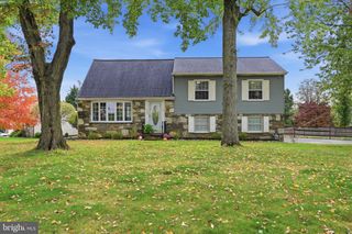 1131 TOMLINSON RD, Southampton, PA 18966