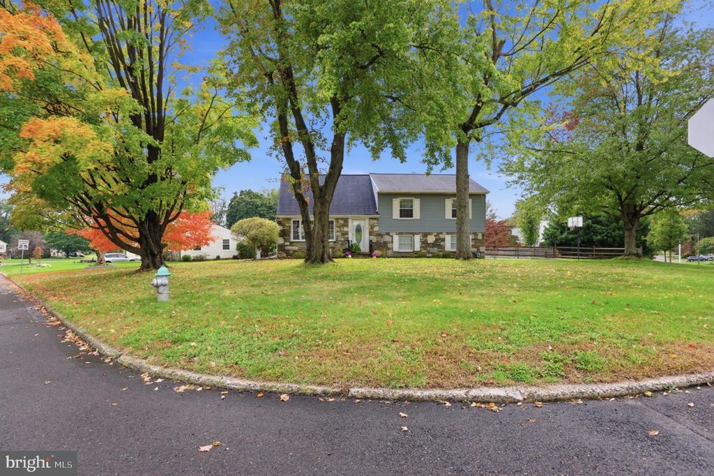 1131 TOMLINSON RD, SOUTHAMPTON, PA 18966 — exterior