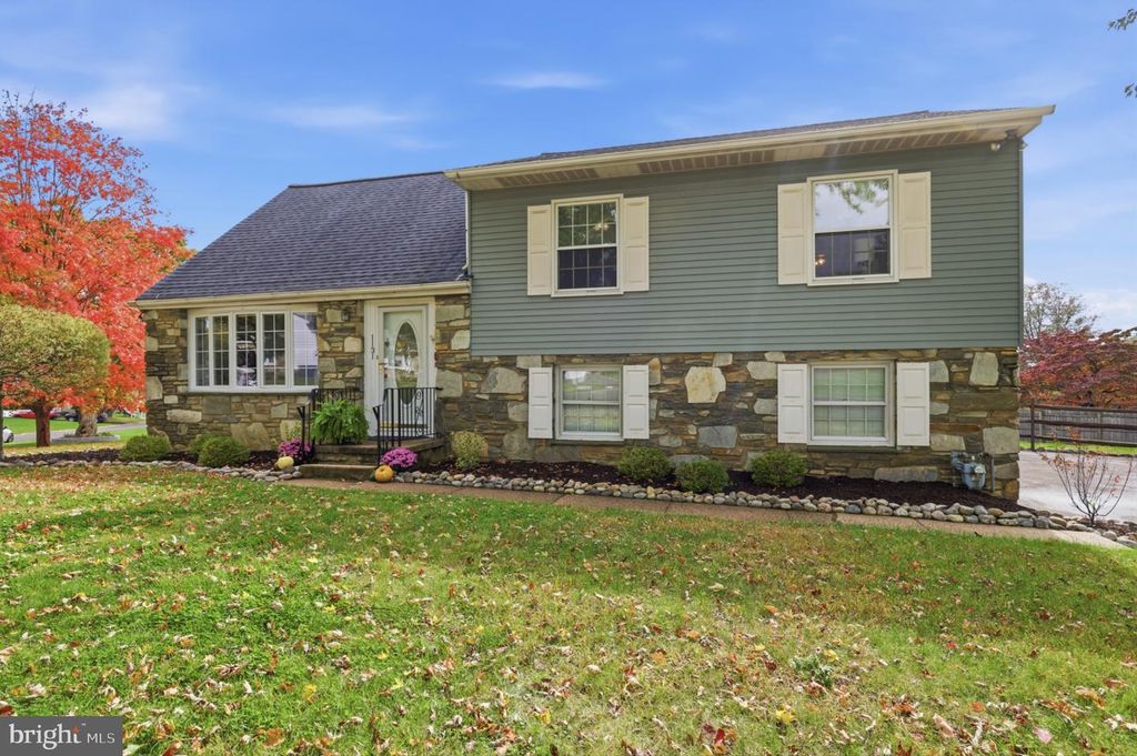 1131 TOMLINSON RD, SOUTHAMPTON, PA 18966 — photo 4