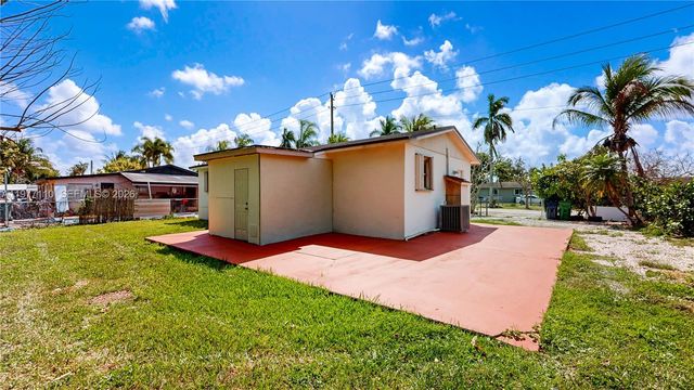 15611 SW 296th St, Homestead, FL 33033
