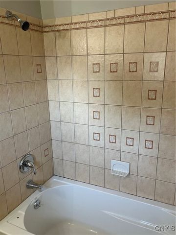 6433 Long Point Road, Cicero, NY 13029