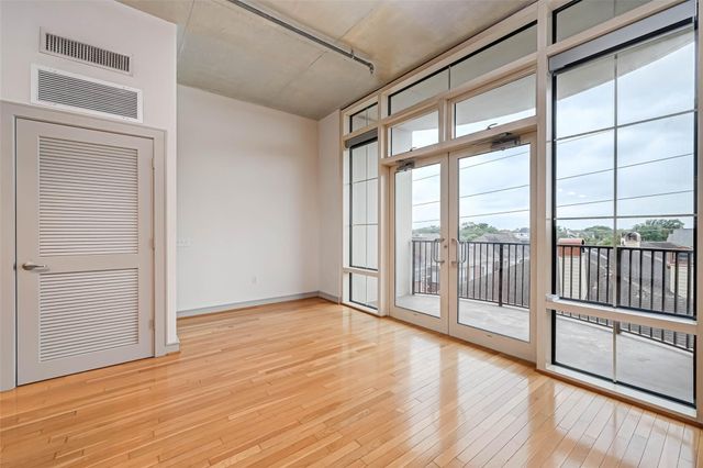 1616 Fountain View Drive 407, Houston, TX 77057