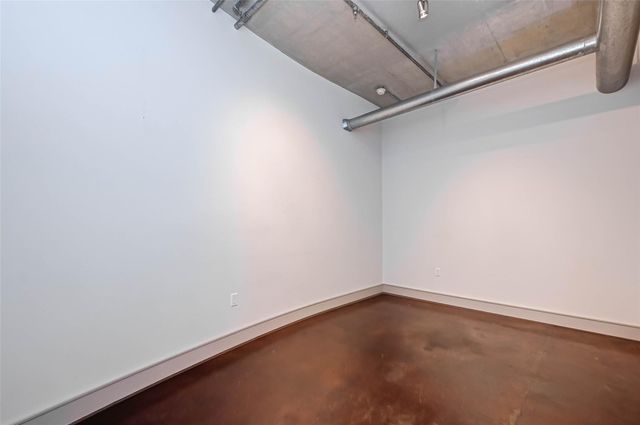 1616 Fountain View Drive 407, Houston, TX 77057