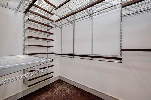 1616 Fountain View Drive 407, Houston, TX 77057