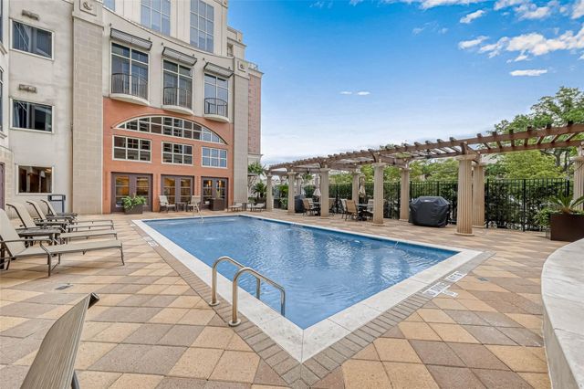 1616 Fountain View Drive 407, Houston, TX 77057