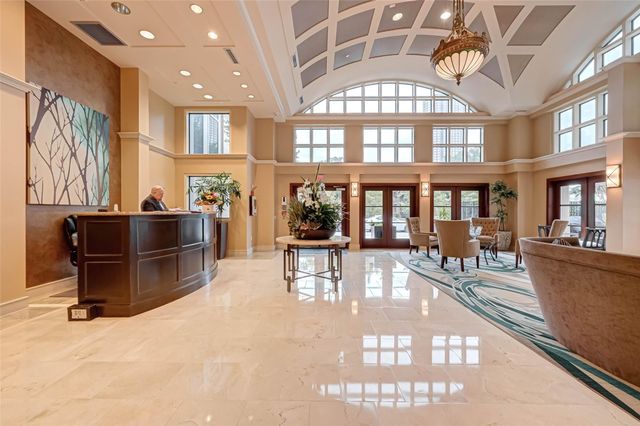 1616 Fountain View Drive 407, Houston, TX 77057