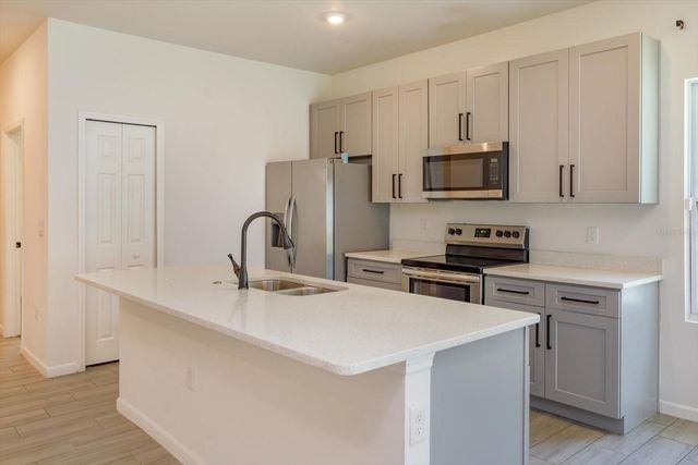1022 36TH, Orlando, FL 32805