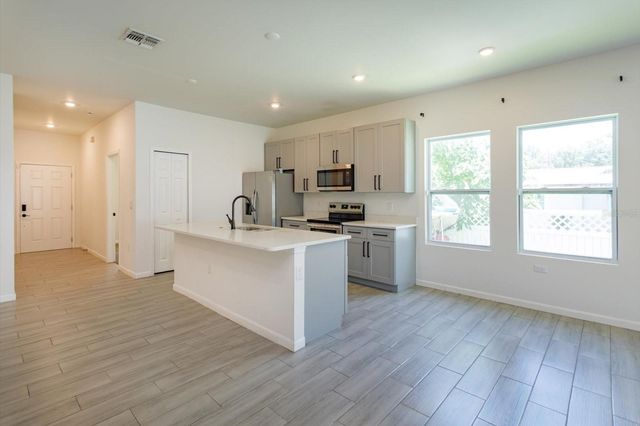 1022 36TH, Orlando, FL 32805