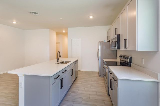 1022 36TH, Orlando, FL 32805