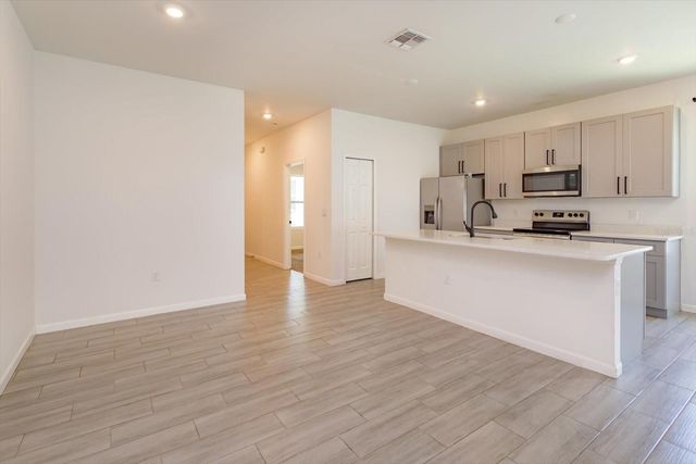 1022 36TH, Orlando, FL 32805