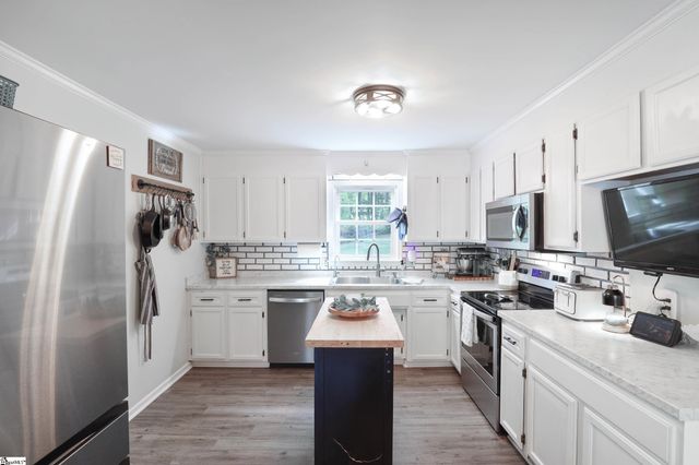 300 Elmwood Street, Easley, SC 29642