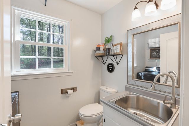 300 Elmwood Street, Easley, SC 29642