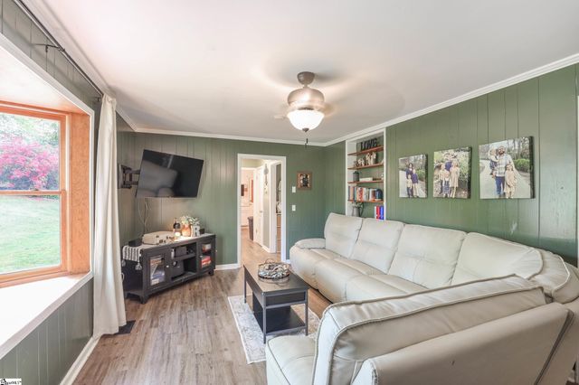 300 Elmwood Street, Easley, SC 29642