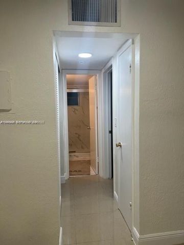 4169 SW 67th Avenue 116A, Davie, FL 33314