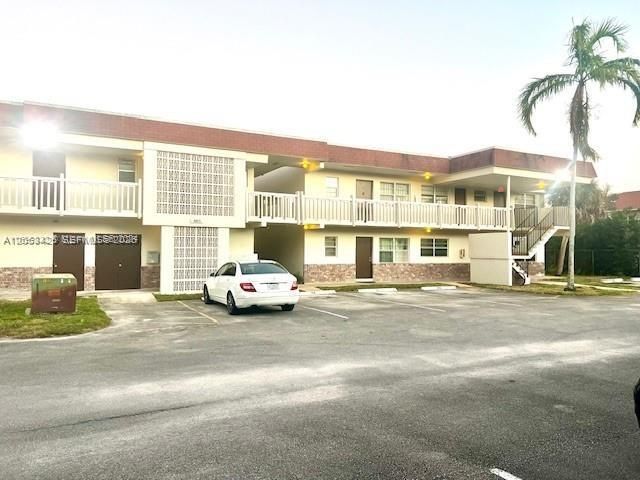 4169 SW 67th Avenue 116A, Davie, FL 33314