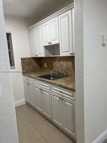 4169 SW 67th Avenue 116A, Davie, FL 33314