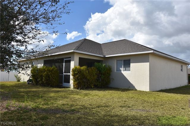 1724 SW 15th TER, Cape Coral, FL 33991