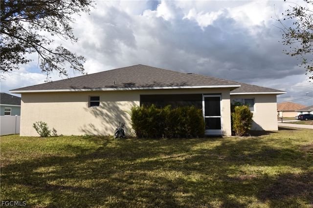 1724 SW 15th TER, Cape Coral, FL 33991