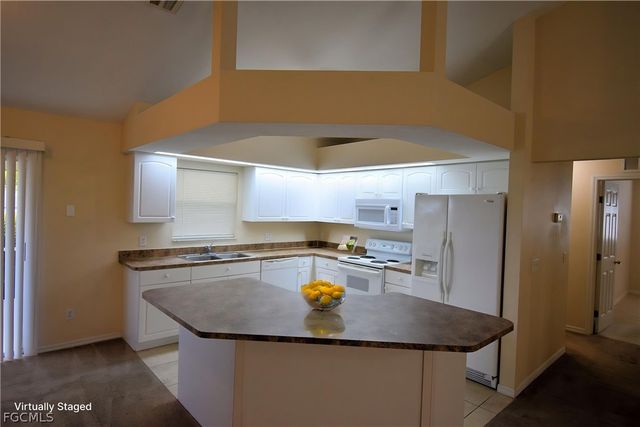 1724 SW 15th TER, Cape Coral, FL 33991