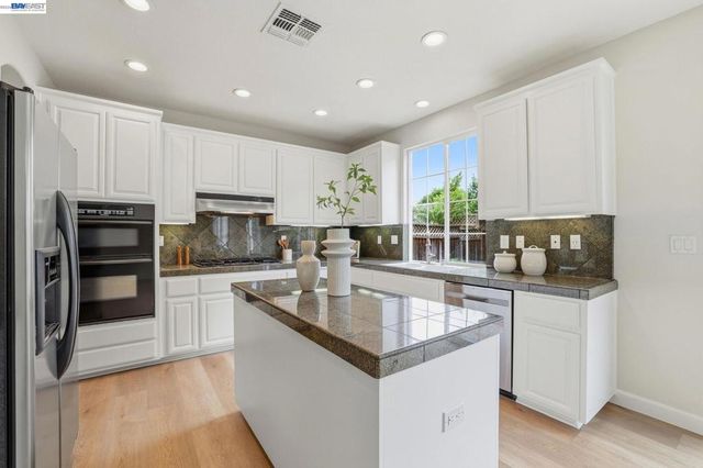 2740 Dresser Ct, Campbell, CA 95008