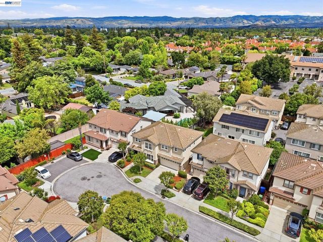 2740 Dresser Ct, Campbell, CA 95008