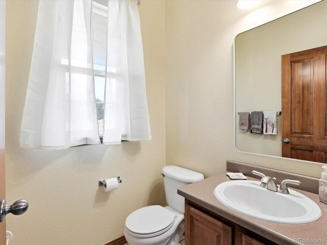 502 Peregrine Cir, Longmont, CO 80504