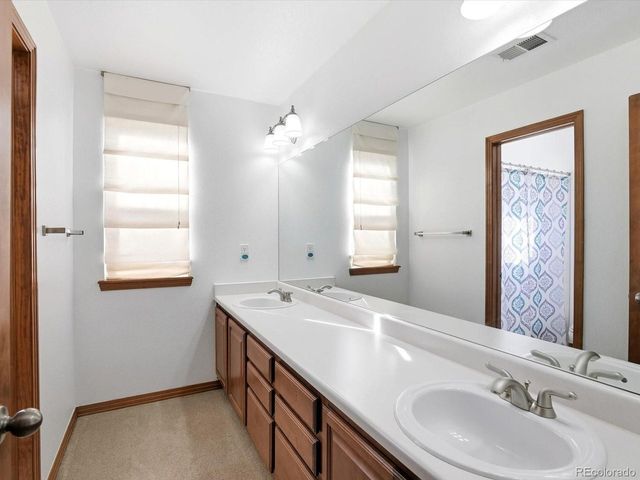 502 Peregrine Cir, Longmont, CO 80504