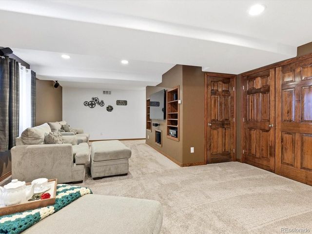 502 Peregrine Cir, Longmont, CO 80504