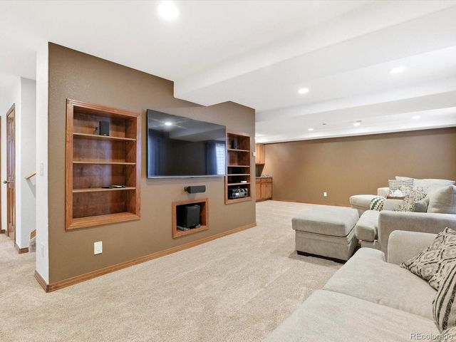 502 Peregrine Cir, Longmont, CO 80504