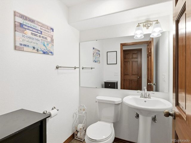 502 Peregrine Cir, Longmont, CO 80504