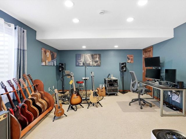 502 Peregrine Cir, Longmont, CO 80504