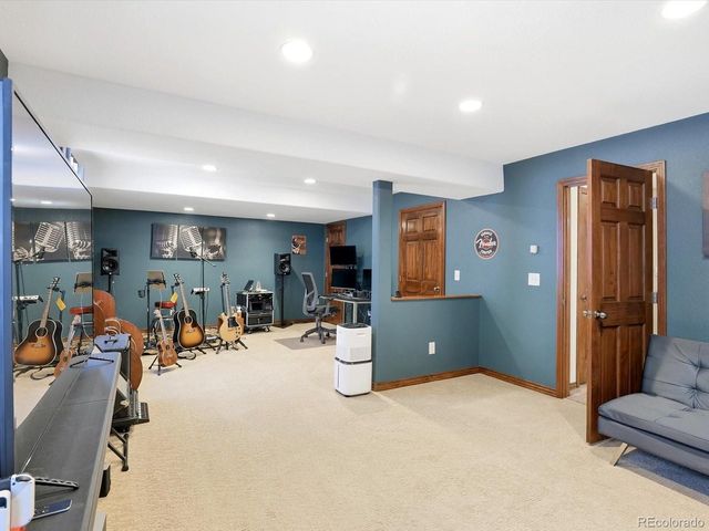 502 Peregrine Cir, Longmont, CO 80504