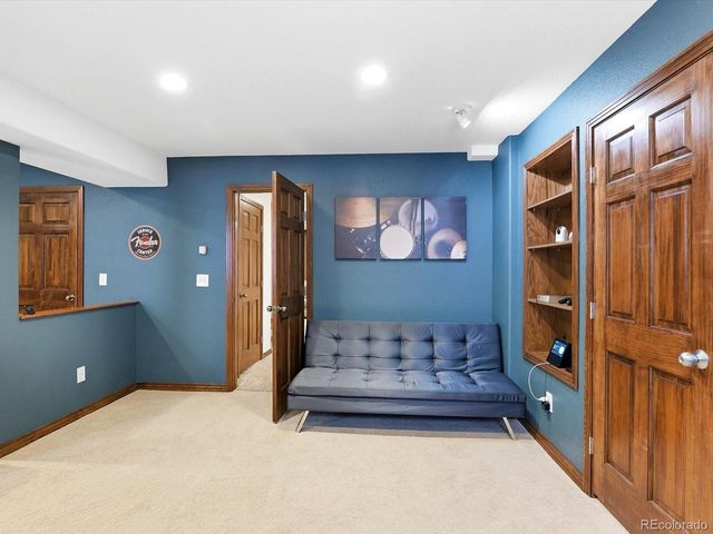 502 Peregrine Cir, Longmont, CO 80504