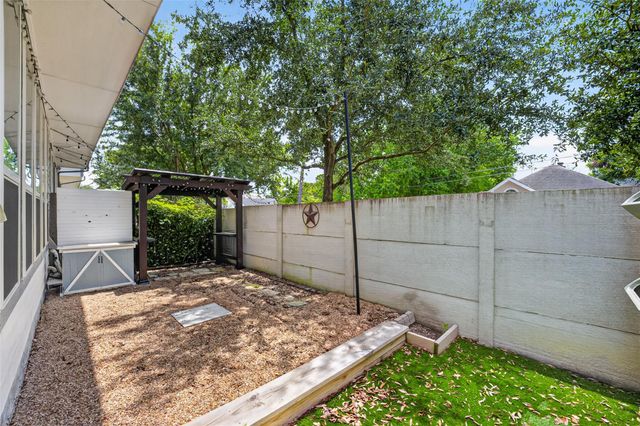 4743 Glen Isle Drive, Houston, TX 77009