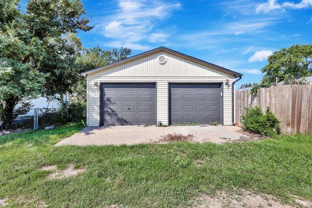 301 W 34th St S, Wichita, KS 67217