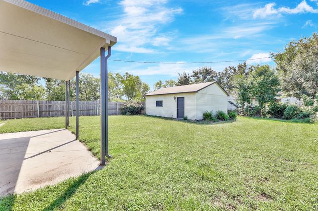 301 W 34th St S, Wichita, KS 67217