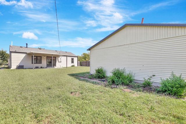 301 W 34th St S, Wichita, KS 67217