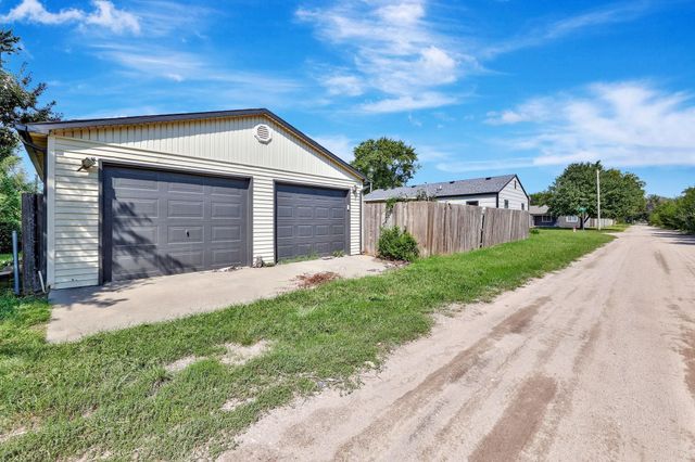 301 W 34th St S, Wichita, KS 67217