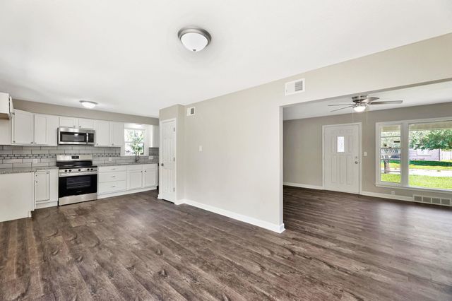 301 W 34th St S, Wichita, KS 67217