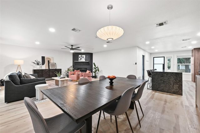 6906 Lunar DR, Austin, TX 78745