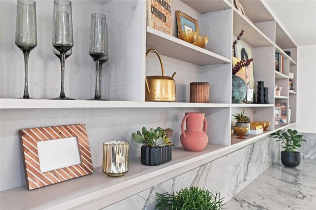 6906 Lunar DR, Austin, TX 78745