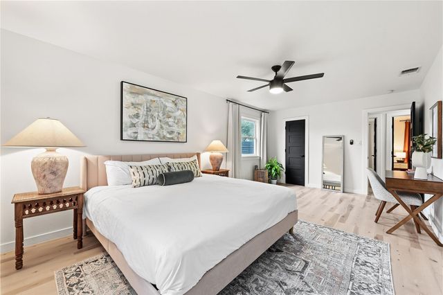 6906 Lunar DR, Austin, TX 78745