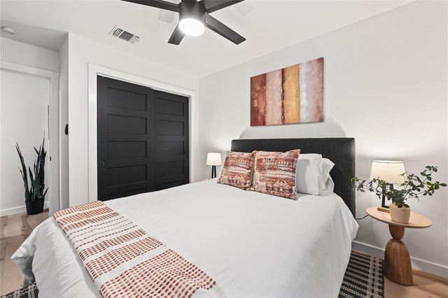 6906 Lunar DR, Austin, TX 78745