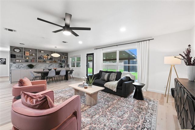 6906 Lunar DR, Austin, TX 78745