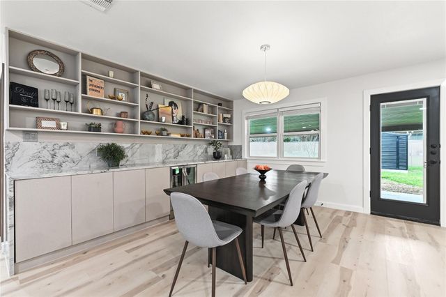 6906 Lunar DR, Austin, TX 78745