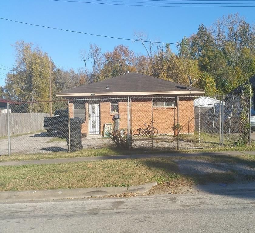 4118 Pickfair Street C, Houston, TX 77026