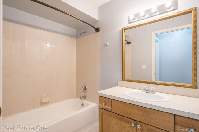 44770 Marigold Drive, Sterling Heights, MI 48314