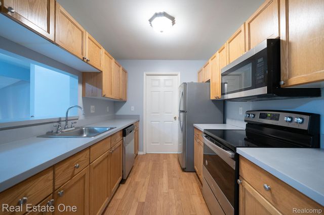 44770 Marigold Drive, Sterling Heights, MI 48314