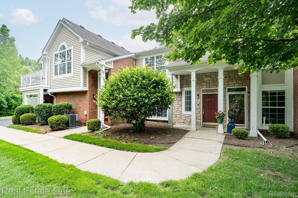 44770 Marigold Drive, Sterling Heights, MI 48314
