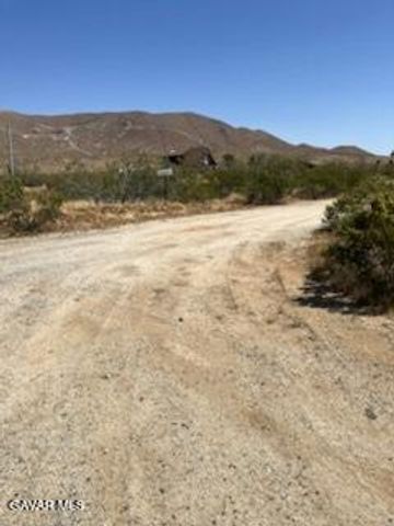 87th West & Felsite Avenue, Rosamond, CA 93560